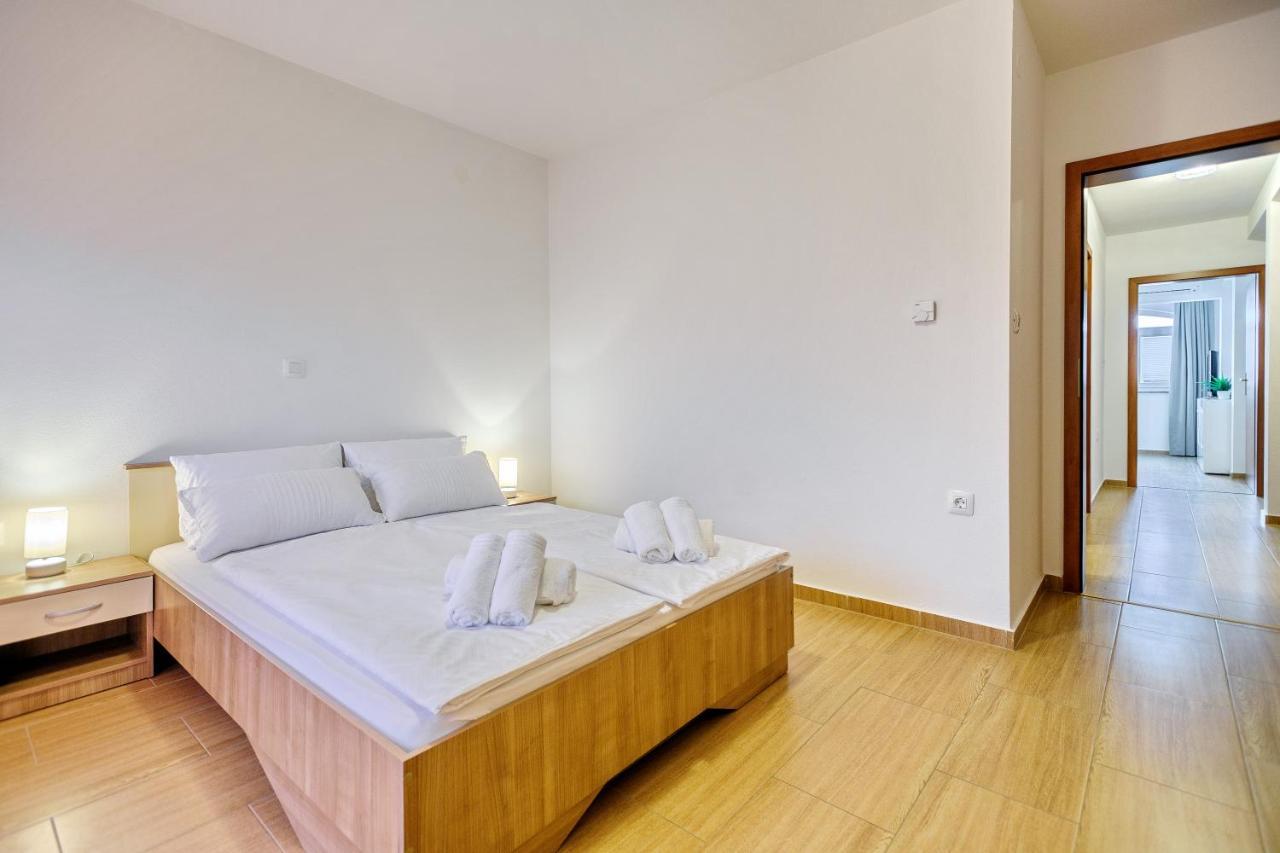 Comfort Apartments In Peaceful Area Zadar - With Garden Екстериор снимка