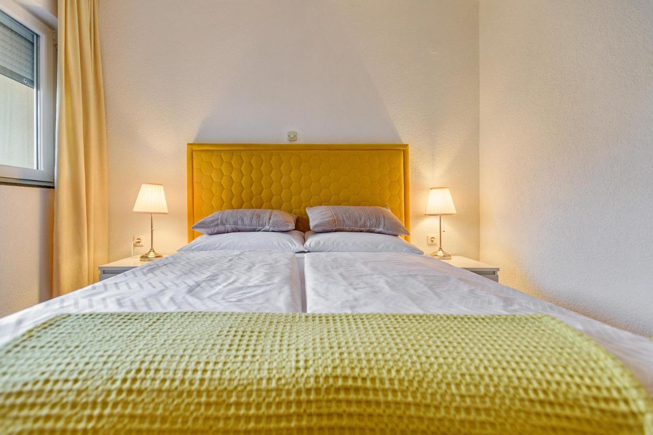 Comfort Apartments In Peaceful Area Zadar - With Garden Екстериор снимка